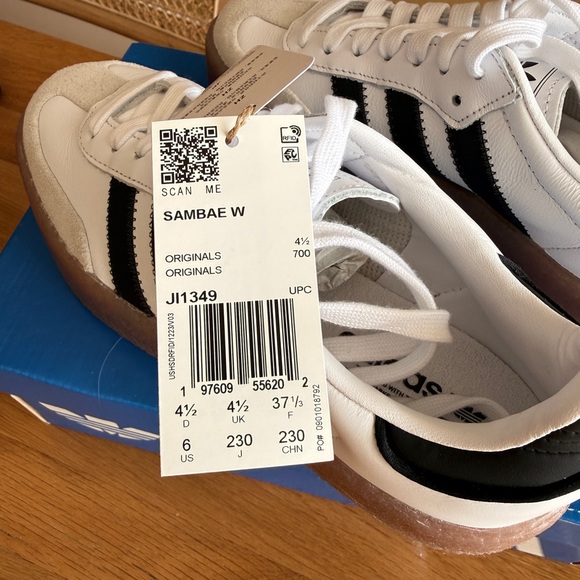 Adidas Sambae Size 6 - Picture 2 of 4
